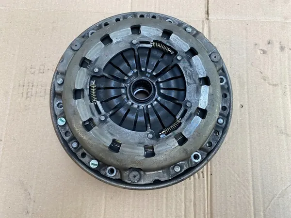 Conjunto de embreagem BMW E60 E61 E81 E87 E90 E91 E92 E93 image 2