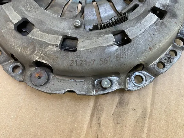 Conjunto de embreagem BMW E60 E61 E81 E87 E90 E91 E92 E93 image 6