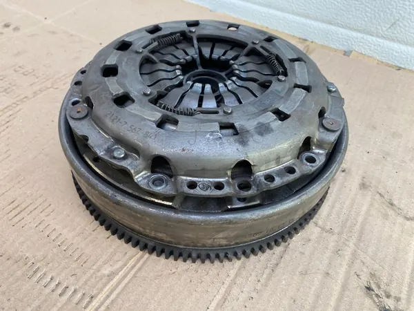 Conjunto de embreagem BMW E60 E61 E81 E87 E90 E91 E92 E93 image 8