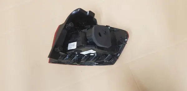 VW GOLF VII SPORTSVAN LIFT LUZ TRASERA IZQUIERDA LED image 5