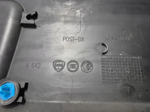 Fiat Panda 3 Dörrlist Höger Bak OEM 735523011 image 8