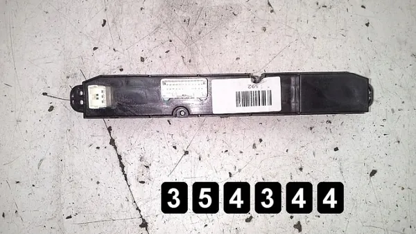 Commutateur Kia Ceed OEM AM-354344 - État Utilisé image 3