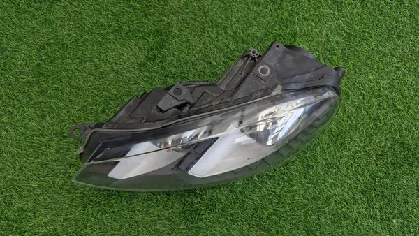 Farol esquerdo VW Golf VI 5K 08-12 Xenon LED image 3