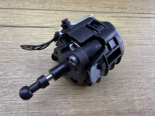 ILS Bi-Xenon Koplampmotor Rechts Voor Mercedes W204 image 8