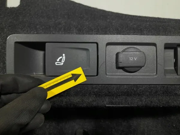 Funda de maletero derecha Skoda Superb III OEM 3V5867428AQ image 6