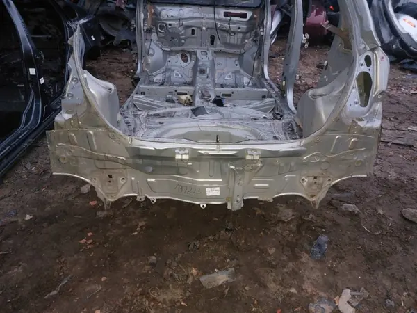 Correa de maletero trasero Toyota usado OEM 1F8 image 5