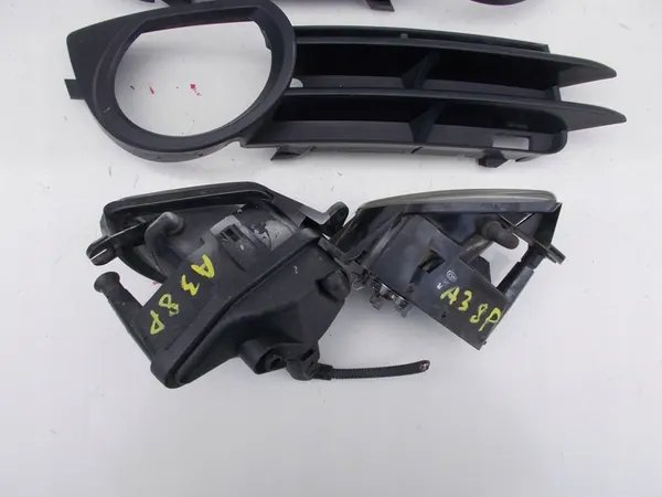Grille de phares antibrouillard avant Audi A3 8P 8P4807682B image 10