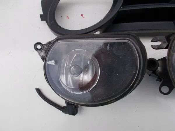 Grille de phares antibrouillard avant Audi A3 8P 8P4807682B image 2