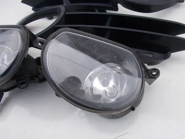 Grille de phares antibrouillard avant Audi A3 8P 8P4807682B image 6