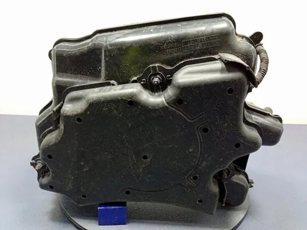 Skoda AdBlue-säiliö OEM 5Q0131877F - Käytetty image 6