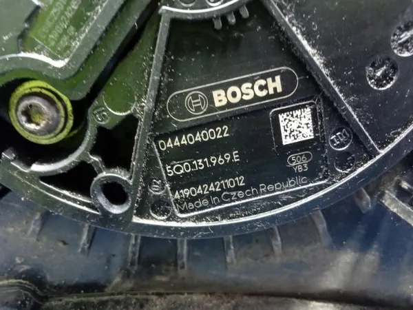 Skoda AdBlue-säiliö OEM 5Q0131877F - Käytetty image 8
