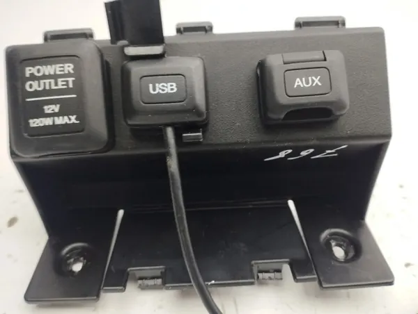 Tomada USB Honda Accord 2009 OEM AMD134294 image 6