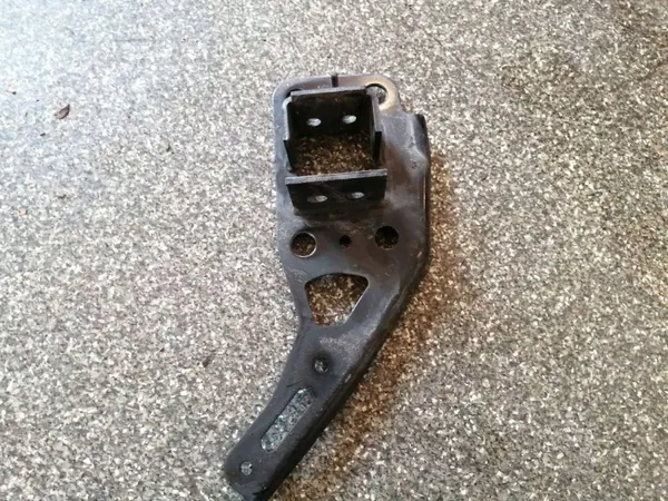 Suporte zona deformável Audi A6 C6 OEM 4F0805499 image 2