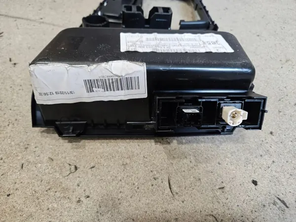Garde-boue gauche SEAT Leon (5F) OEM 5F1863283BB image 4