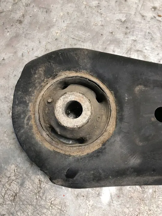 Braccio di Controllo Anteriore Sinistro VW Polo V 6R0407151E image 2