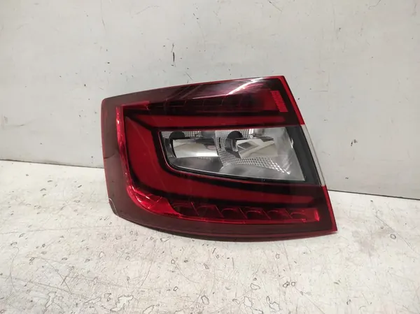 SKODA OCTAVIA 3 III LIFT 16- Lámpara Trasera Izquierda image 2