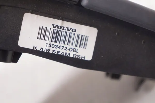 Armrest Console Heated Rear Seats Volvo V70 III OEM 39870952 image 7