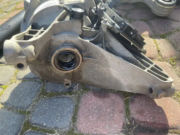 Diferencial trasero Land Rover Evoque II K8D24N053AB image 3