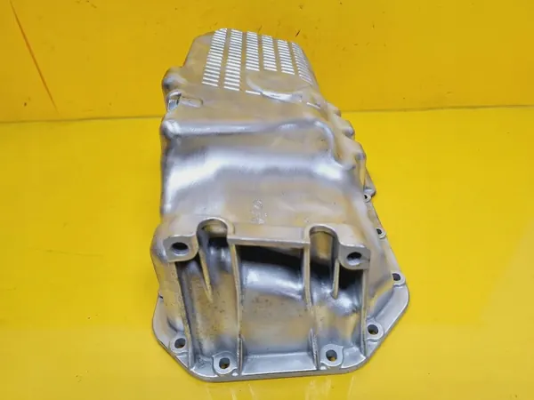 Cárter de aceite OEM DRC96882 sin sensor para Skoda Octavia image 4
