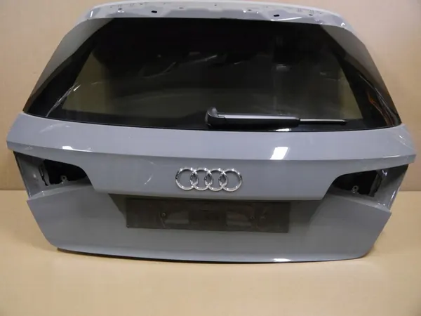 AUDI A3 8V Takaluukku LY7C image 2