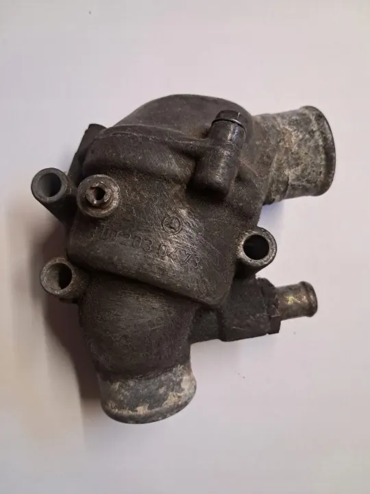 Carcasa termostato OEM 1102030473 para W116 W123 M110 image 2