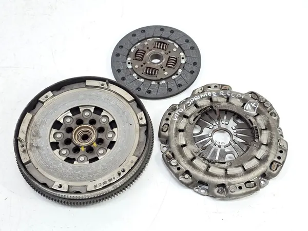 VITO VIANO W639 2.2 CDI Kaksimassaväkä LuK image 3