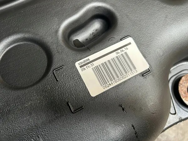 Réservoir carburant Toyota Avensis T29 OEM 77100-05220 image 6