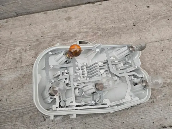 LED-lamppupohja OEM 436072R Audi A6 C6 takaoikea image 3