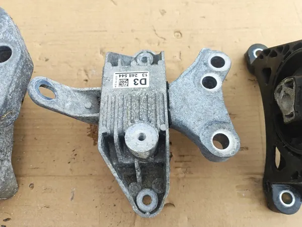 OPEL ASTRA J IV 2.0 CDTI Supporto Motore 3pcs image 2