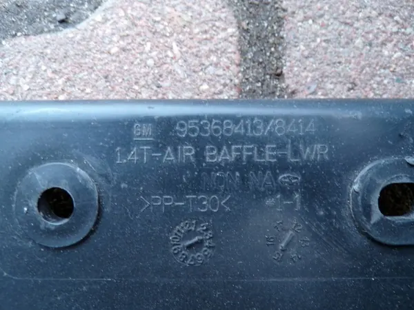 Opel OE 95368413 Guide d'Air - État Utilisé image 4