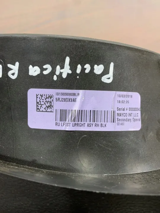OEM 5RJ28DX9AE Moldura maletero derecha Chrysler Pacifica image 7