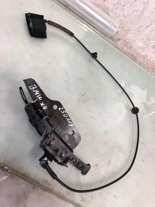 Poignée arrière droite OEM 6995014 pour BMW image 2