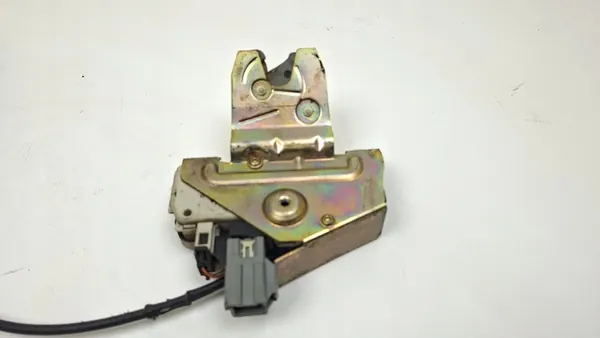 2004 Volvo S80 Verrou de coffre image 3