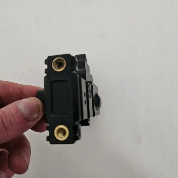 Strap de porte Tesla OEM 104535400B côté droit image 5