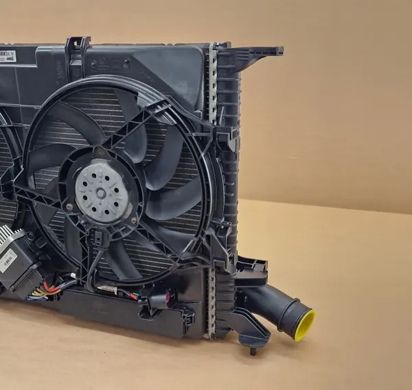 Conjunto de ventilador de refrigeración Audi A4 A5 Q5 A6 A7 Manual image 2