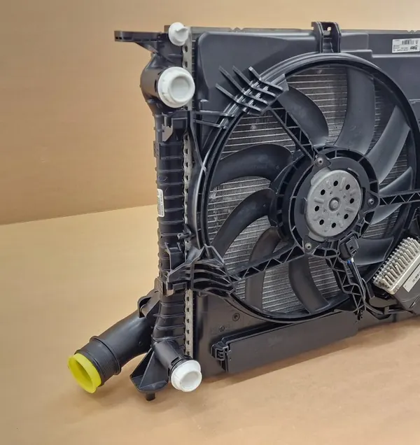 Conjunto de ventilador de refrigeración Audi A4 A5 Q5 A6 A7 Manual image 3