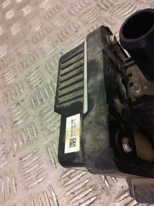Aquecedor líquido Kia OE OEM 2001080015 - Usado image 4