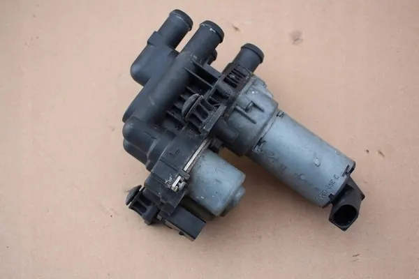 Válvula de calefacción Mercedes S W220 A2208300084 image 2