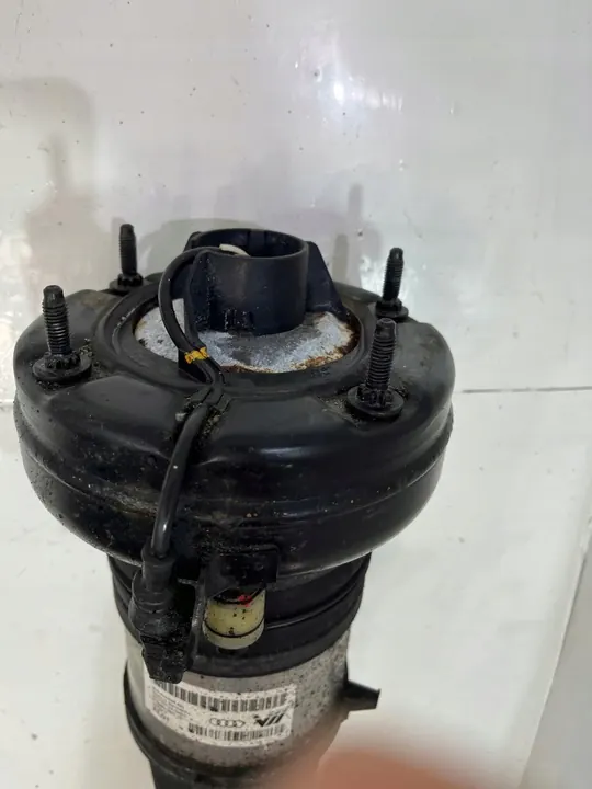 Fram Höger Stötdämpare Audi A8 D4 Använd OEM image 4
