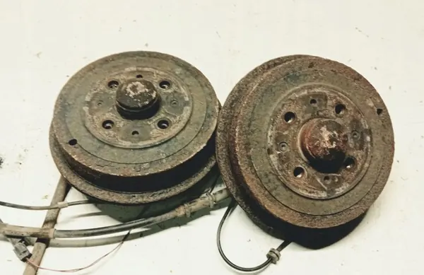 OEM BĘBNY HAMULCOWE TYŁ KOMPLETNY OPEL CORSA D ATI image 2