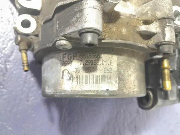 Alfa Romeo 159 Venttiilikansi OEM 55194358 - Käytetty image 5