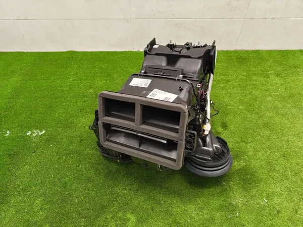 Calefactor OEM 9890107 para MINI F65 F66 - Usado image 2