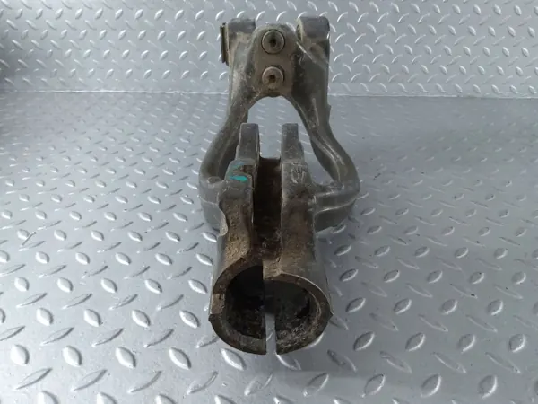 Cadillac XTS etu vasen alaiskunpidike OEM 23189140 image 4