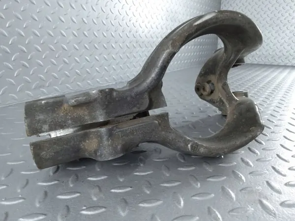 Cadillac XTS etu vasen alaiskunpidike OEM 23189140 image 5