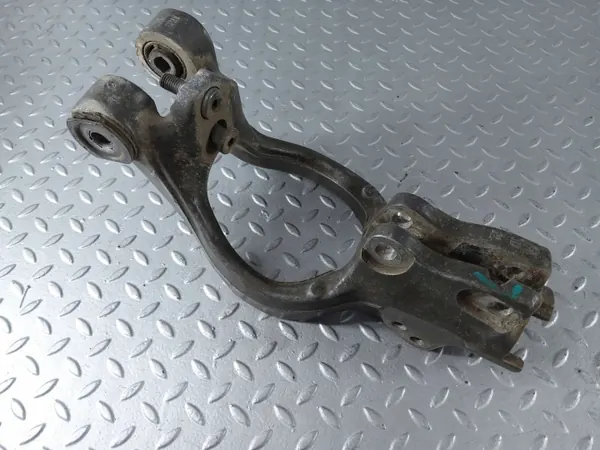 Cadillac XTS etu vasen alaiskunpidike OEM 23189140 image 6