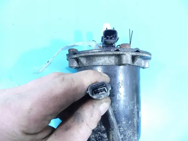 Polttoainesuodattimen Perusta Renault Clio IV 1.5 DCI image 6