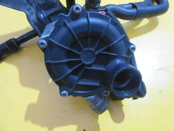Pompe à air secondaire Audi A6 4G OEM 4G0906617H image 5