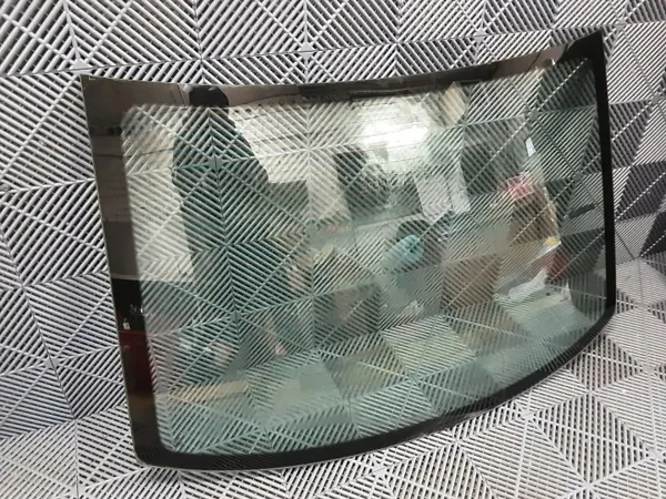 Luna trasera usada OEM 561845051H para VW Passat B8 image 2