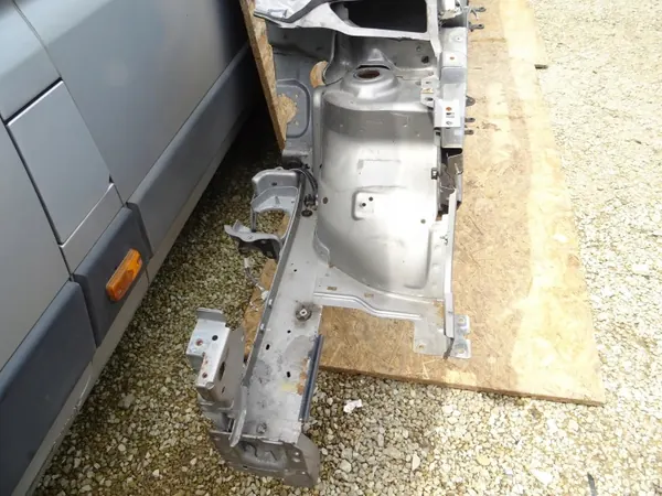 Faldón de Larguero Izquierdo CITROEN C4 II Pieza OEM image 4