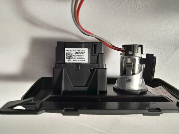 Prise USB Audi Q5 II OEM 5Q0035726L image 3